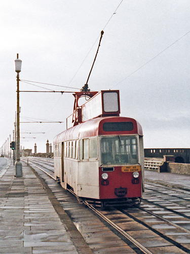 BLACKPOOL TRAMS - Photo: ©1981 Ian Boyle - www.simplompc.co.uk - Simplon Postcards