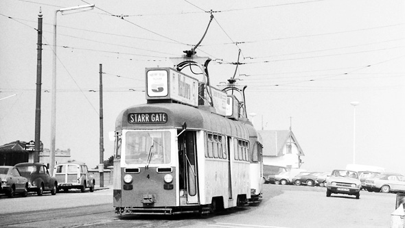 BLACKPOOL TRAMS - Photo: ©1975 Ian Boyle - www.simplompc.co.uk - Simplon Postcards