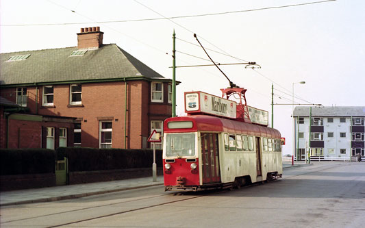 BLACKPOOL TRAMS - Photo: ©1976 Ian Boyle - www.simplompc.co.uk - Simplon Postcards