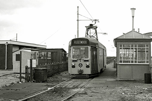 BLACKPOOL TRAMS - Photo: ©1974 Ian Boyle - www.simplompc.co.uk - Simplon Postcards