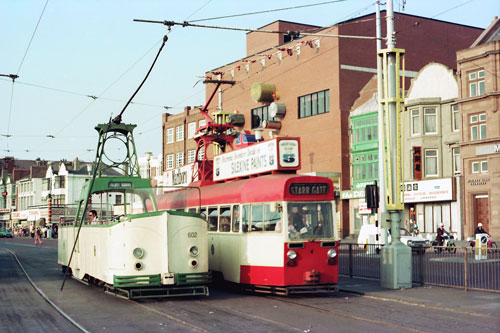 BLACKPOOL TRAMS - Photo: ©1976 Ian Boyle - www.simplompc.co.uk - Simplon Postcards