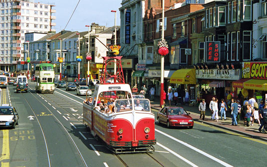 BLACKPOOL TRAMS - Photo: ©1981 Ian Boyle - www.simplompc.co.uk - Simplon Postcards