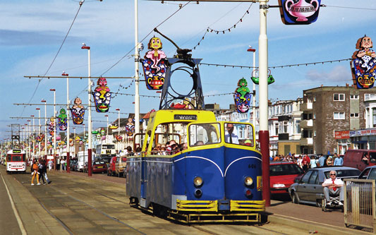 BLACKPOOL TRAMS - Photo: ©1981 Ian Boyle - www.simplompc.co.uk - Simplon Postcards