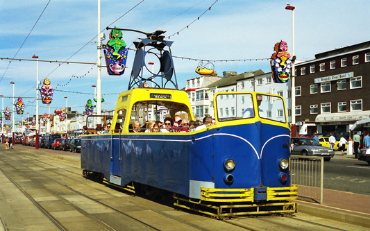 BLACKPOOL TRAMS - Photo: ©1981 Ian Boyle - www.simplompc.co.uk - Simplon Postcards