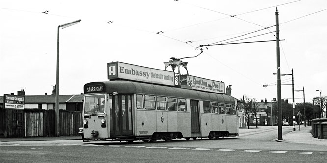 BLACKPOOL TRAMS - Photo: ©1974 Ian Boyle - www.simplompc.co.uk - Simplon Postcards