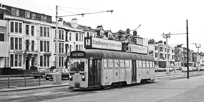 BLACKPOOL TRAMS - Photo: ©1974 Ian Boyle - www.simplompc.co.uk - Simplon Postcards