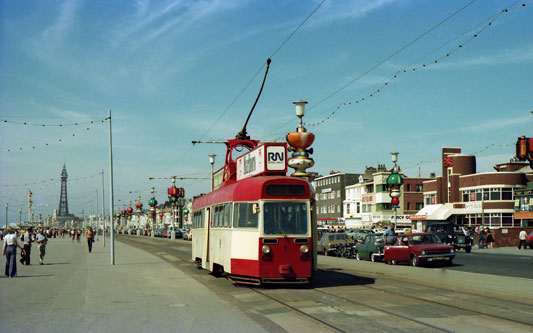 BLACKPOOL TRAMS - Photo: ©1976 Ian Boyle - www.simplompc.co.uk - Simplon Postcards