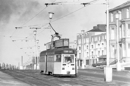 BLACKPOOL TRAMS - Photo: ©1975 Ian Boyle - www.simplompc.co.uk - Simplon Postcards