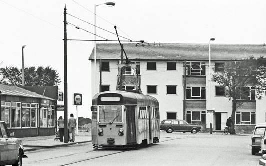 BLACKPOOL TRAMS - Photo: ©1975 Ian Boyle - www.simplompc.co.uk - Simplon Postcards