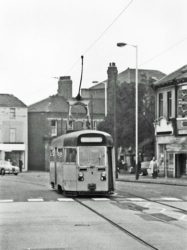 BLACKPOOL TRAMS - Photo: ©1975 Ian Boyle - www.simplompc.co.uk - Simplon Postcards