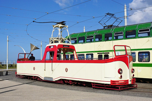 BLACKPOOL TRAMS - Photo: ©2015 Ian Boyle - www.simplompc.co.uk - Simplon Postcards