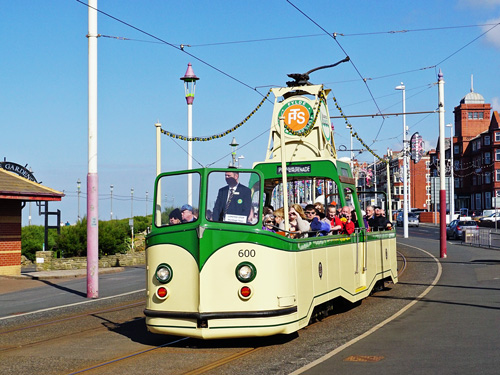 BLACKPOOL TRAMS - Photo: ©2015 Ian Boyle - www.simplompc.co.uk - Simplon Postcards