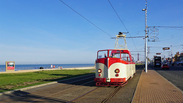 BLACKPOOL TRAMS - Photo: ©2015 Ian Boyle - www.simplompc.co.uk - Simplon Postcards