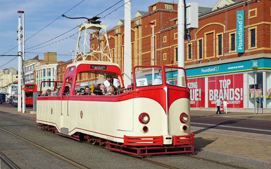 BLACKPOOL TRAMS - Photo: ©2015 Ian Boyle - www.simplompc.co.uk - Simplon Postcards