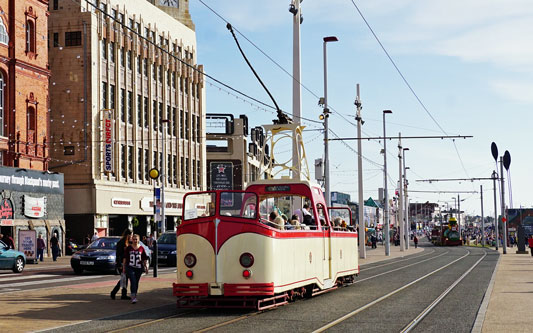 BLACKPOOL TRAMS - Photo: ©2015 Ian Boyle - www.simplompc.co.uk - Simplon Postcards