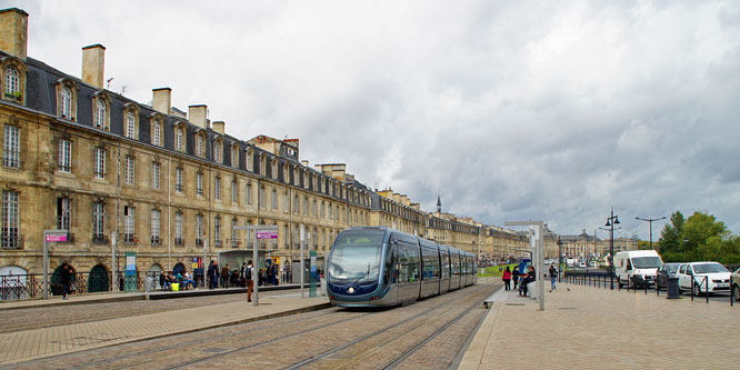 Tramway de Bordeaux - Photo: © Ian Boyle, 16th October 2013- www.simplonpc.co.uk