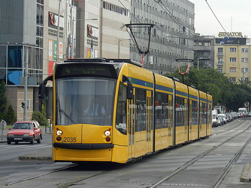 BUDAPEST TRAMS - Photo: ©2012 Mike Tedstone - www.simplompc.co.uk - Simplon Postcards