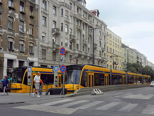 BUDAPEST TRAMS - Photo: ©2012 Mike Tedstone - www.simplompc.co.uk - Simplon Postcards