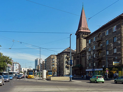 BUDAPEST TRAMS - Photo: ©2012 Mike Tedstone - www.simplompc.co.uk - Simplon Postcards