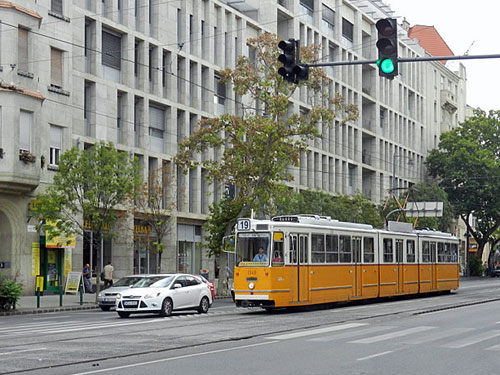 BUDAPEST TRAMS - Photo: ©2012 Mike Tedstone - www.simplompc.co.uk - Simplon Postcards