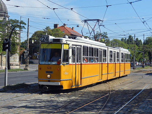 BUDAPEST TRAMS - Photo: ©2012 Mike Tedstone - www.simplompc.co.uk - Simplon Postcards