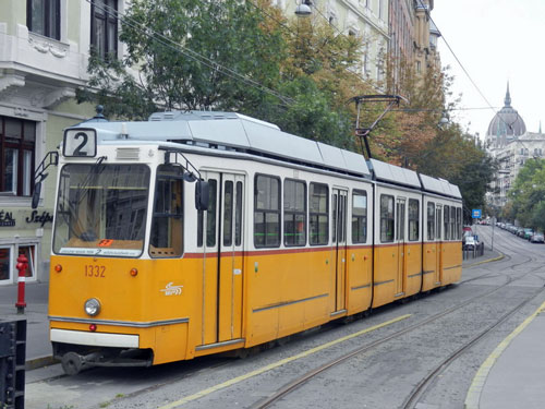 BUDAPEST TRAMS - Photo: ©2012 Mike Tedstone - www.simplompc.co.uk - Simplon Postcards