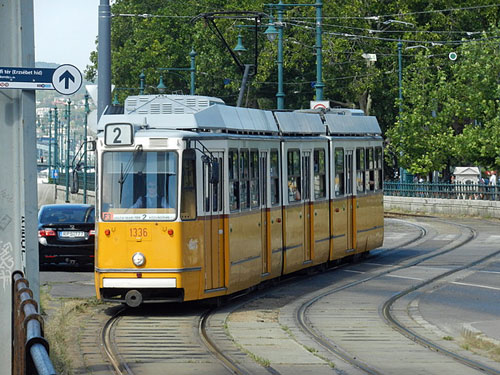 BUDAPEST TRAMS - Photo: ©2012 Mike Tedstone - www.simplompc.co.uk - Simplon Postcards