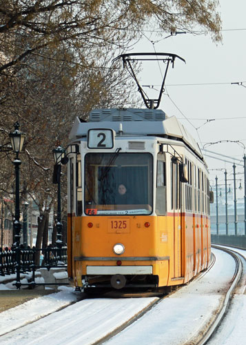 BUDAPEST TRAMS - Photo: ©2012 David Pennock - www.simplompc.co.uk - Simplon Postcards