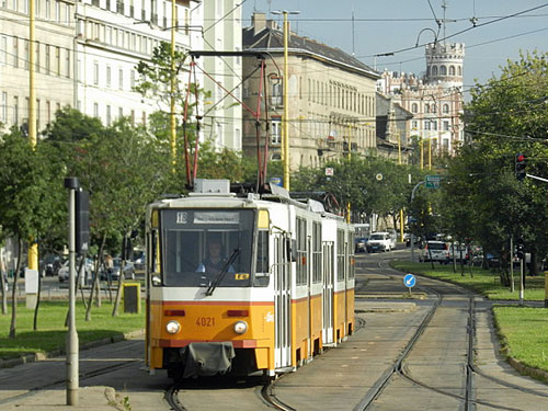 BUDAPEST TRAMS - Photo: ©2012 Mike Tedstone - www.simplompc.co.uk - Simplon Postcards