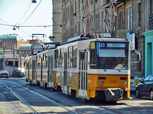 BUDAPEST TRAMS - Photo: ©2012 Mike Tedstone - www.simplompc.co.uk - Simplon Postcards