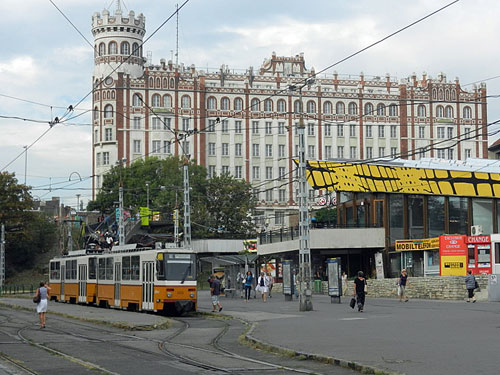 BUDAPEST TRAMS - Photo: ©2012 Mike Tedstone - www.simplompc.co.uk - Simplon Postcards