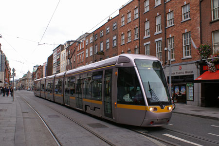 Dublin LUAS Trams - Photo: ©2008 Ian Boyle - www.simplompc.co.uk - Simplon Postcards