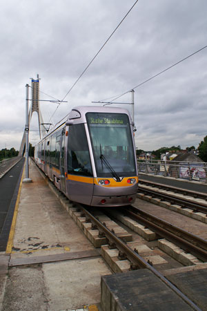 Dublin LUAS Trams - Photo: ©2008 Ian Boyle - www.simplompc.co.uk - Simplon Postcards