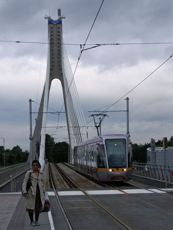 Dublin LUAS Trams - Photo: ©2008 Ian Boyle - www.simplompc.co.uk - Simplon Postcards