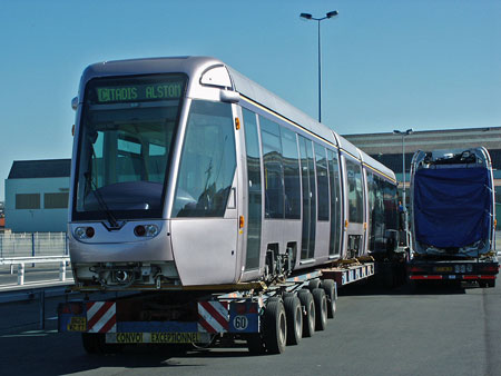 Dublin LUAS Trams - Photo: ©2005 Ian Boyle - www.simplompc.co.uk - Simplon Postcards