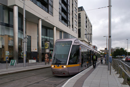 Dublin LUAS Trams - Photo: ©2008 Ian Boyle - www.simplompc.co.uk - Simplon Postcards