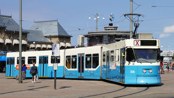 Gothenburg M31 Trams - Photo: ©2013 Ian Boyle - www.simplompc.co.uk - Simplon Postcards