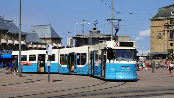 Gothenburg M31 Trams - Photo: ©2013 Ian Boyle - www.simplompc.co.uk - Simplon Postcards