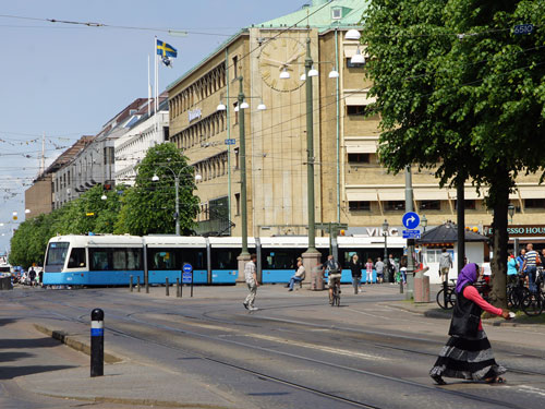 Gothenburg M32 Trams - Photo: ©2013 Ian Boyle - www.simplompc.co.uk - Simplon Postcards