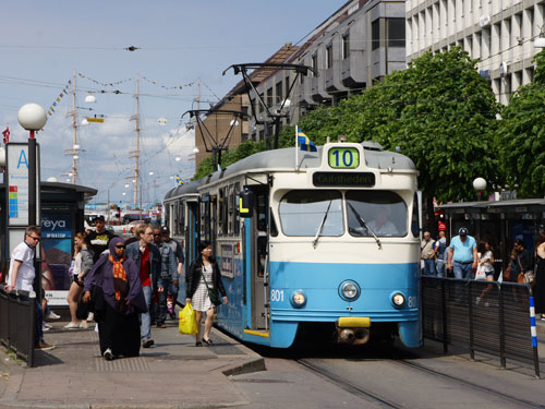 Gothenburg M28/M29 Trams - Photo: ©2013 Ian Boyle - www.simplompc.co.uk - Simplon Postcards