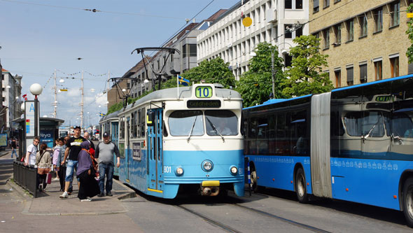 Gothenburg M28/M29 Trams - Photo: ©2013 Ian Boyle - www.simplompc.co.uk - Simplon Postcards