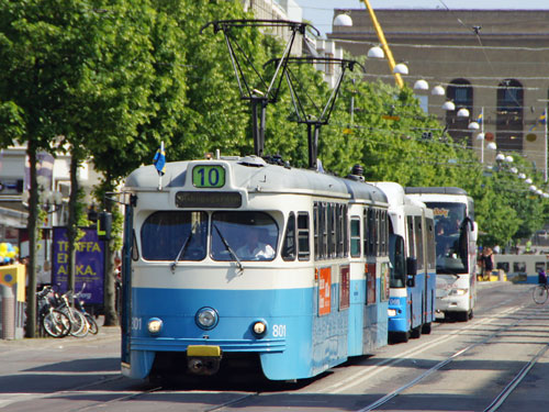 Gothenburg M28/M29 Trams - Photo: ©2013 Ian Boyle - www.simplompc.co.uk - Simplon Postcards