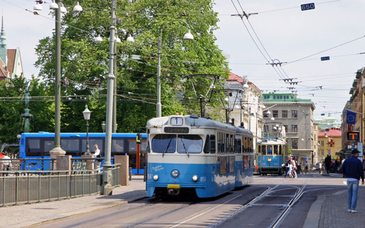 Gothenburg M28/M29 Trams - Photo: ©2013 Ian Boyle - www.simplompc.co.uk - Simplon Postcards