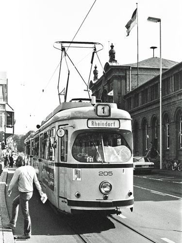 Koln-Bonn Trams - www.simplonpc.co.uk - Photo: ©1980 Ian Boyle