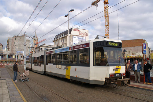 Belgian Coastal Tramway - Vicinal (SNCV) - De Lijn - Photo:  Ian Boyle, October 29th 2006 - www.simplonpc.co.uk