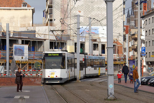 Belgian Coastal Tramway - Vicinal (SNCV) - De Lijn - Photo:  Ian Boyle, October 29th 2006 - www.simplonpc.co.uk