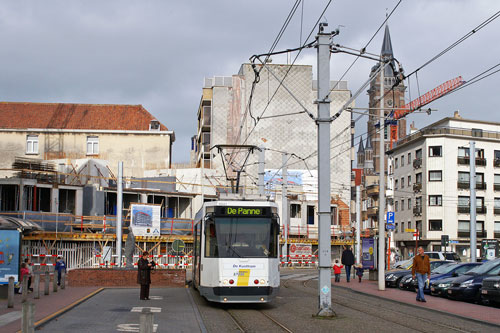 Belgian Coastal Tramway - Vicinal (SNCV) - De Lijn - Photo:  Ian Boyle, October 29th 2006 - www.simplonpc.co.uk