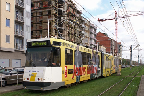 Belgian Coastal Tramway - Vicinal (SNCV) - De Lijn - Photo:  Ian Boyle, October 29th 2006 - www.simplonpc.co.uk