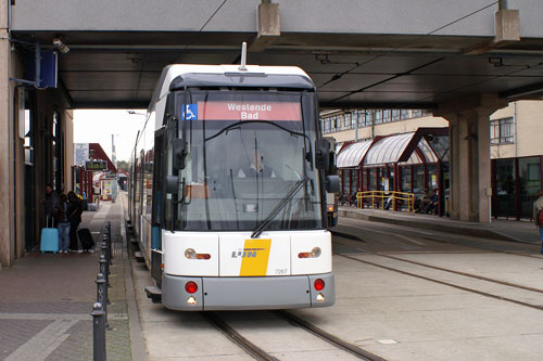 Belgian Coastal Tramway - Vicinal (SNCV) - De Lijn - Photo:  Ian Boyle, October 29th 2006 - www.simplonpc.co.uk