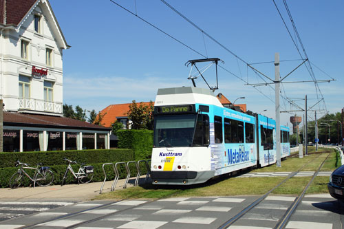 Belgian Coastal Tramway - Vicinal (SNCV) - De Lijn - Photo:  Ian Boyle, October 29th 2006 - www.simplonpc.co.uk